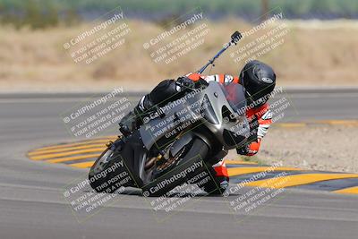 media/Sep-11-2022-SoCal Trackdays (Sun) [[81b7e951af]]/Turn 16 (945am)/